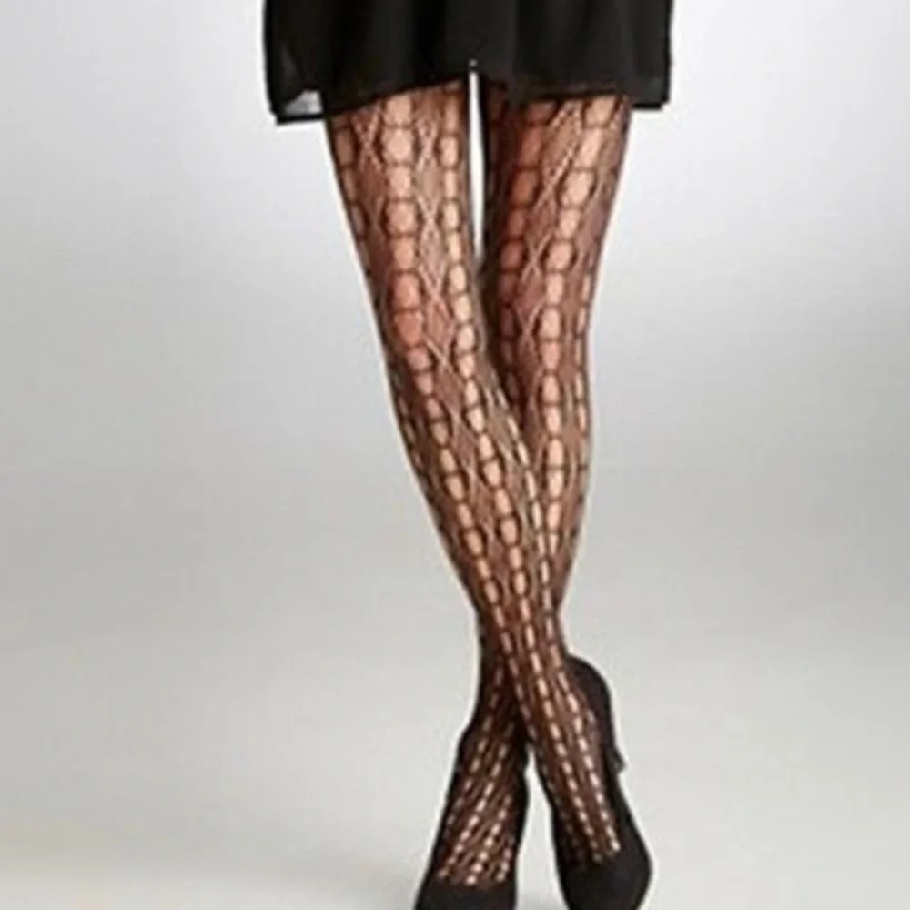 Hue Linear Diamonds Net Tights in Linen